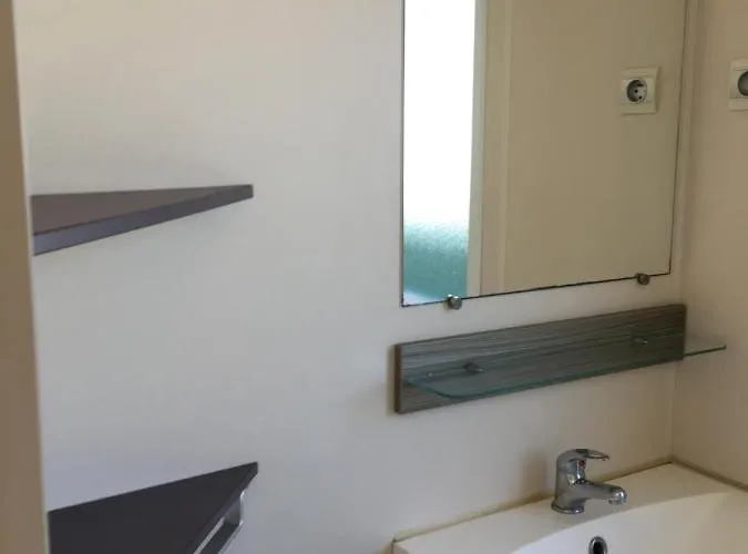 Mobilhome Avec Vue Sur Etang